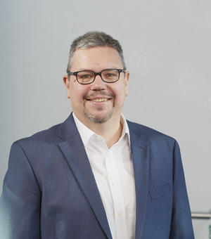 Martin Ruckes headshot