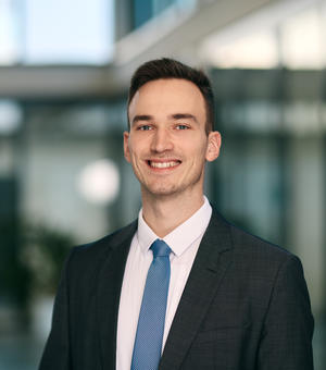 Headshot of Tobias Kawalec