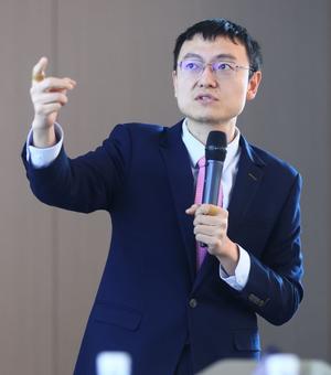 Haishi Li